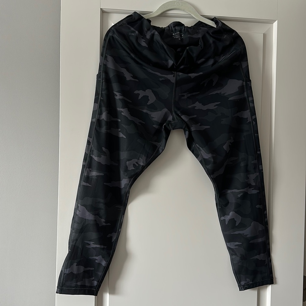 Athleta camo adjustable waist leggings, brand new, never worn XL